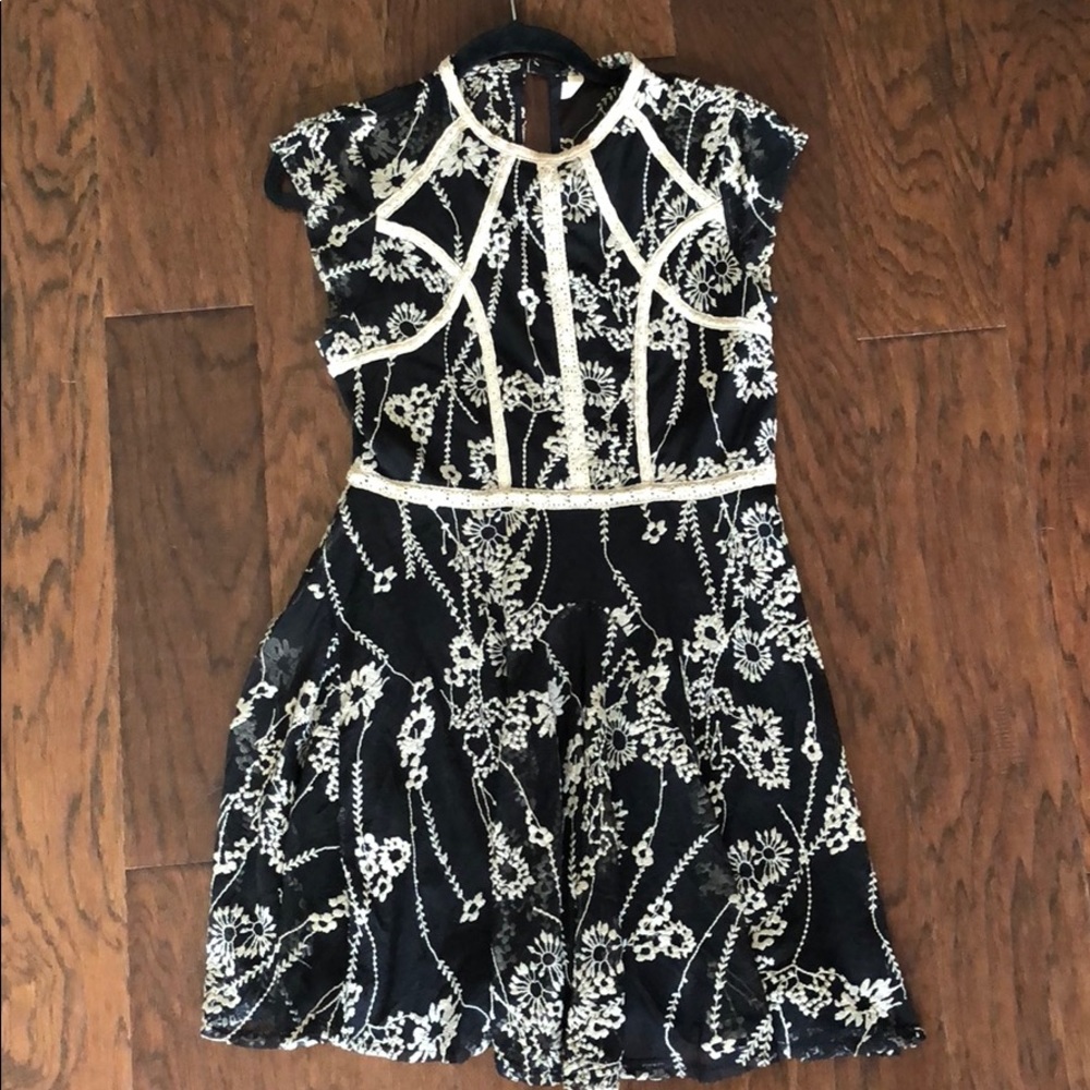 Beautiful black and tan dress. Worn once